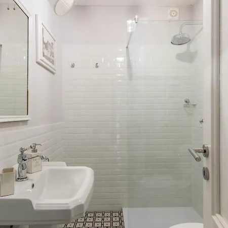 Liberty Colosseo Daire Roma